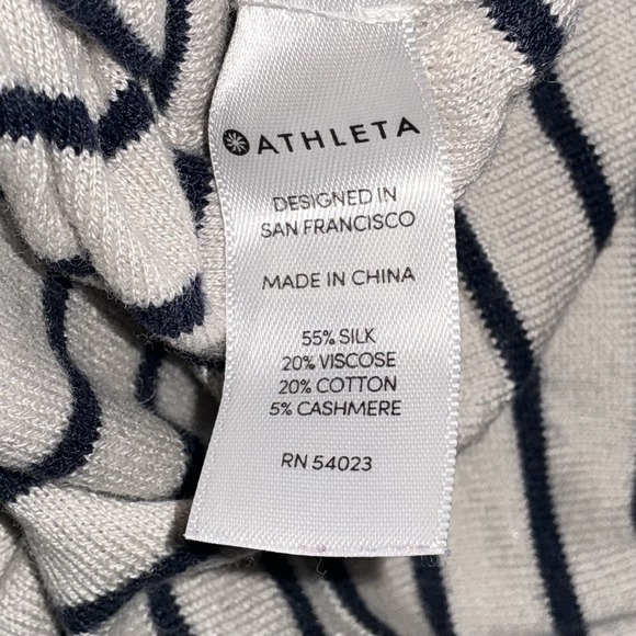 Lot‎ of 5  –Athleta Leggings,tops,jacket – Women's Size XS - Picture 9 of 9